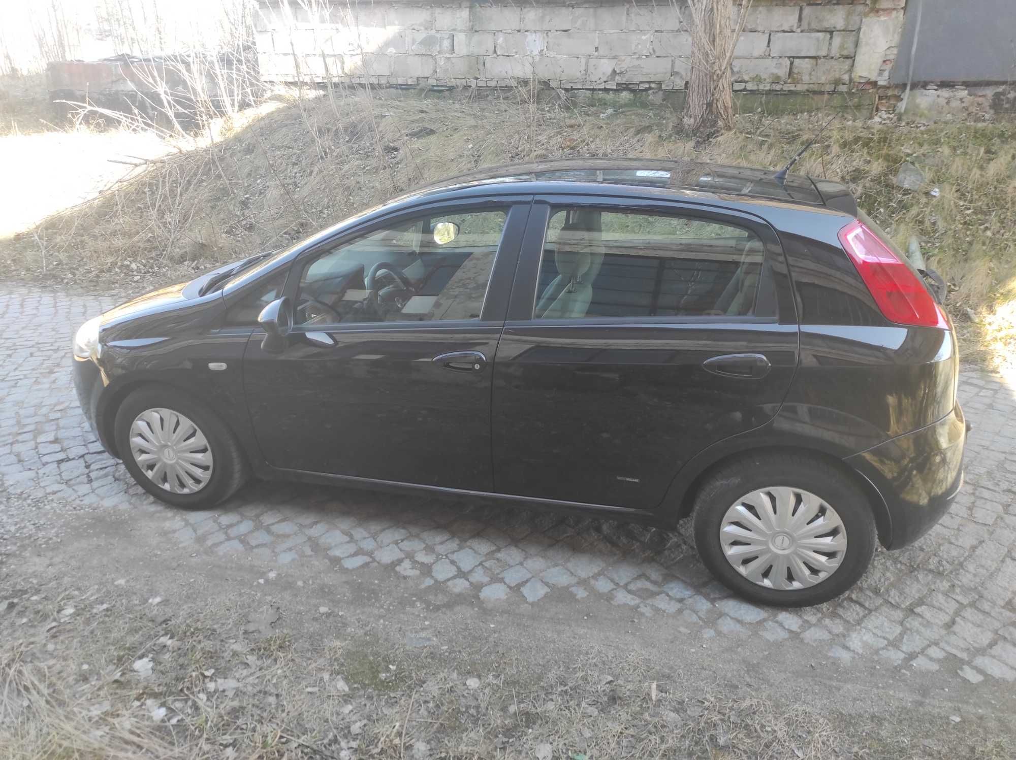 Fiat Grande Punto 1,4 benz,z Niemiec,opłacony,5 drzwi,klima,2007 rok