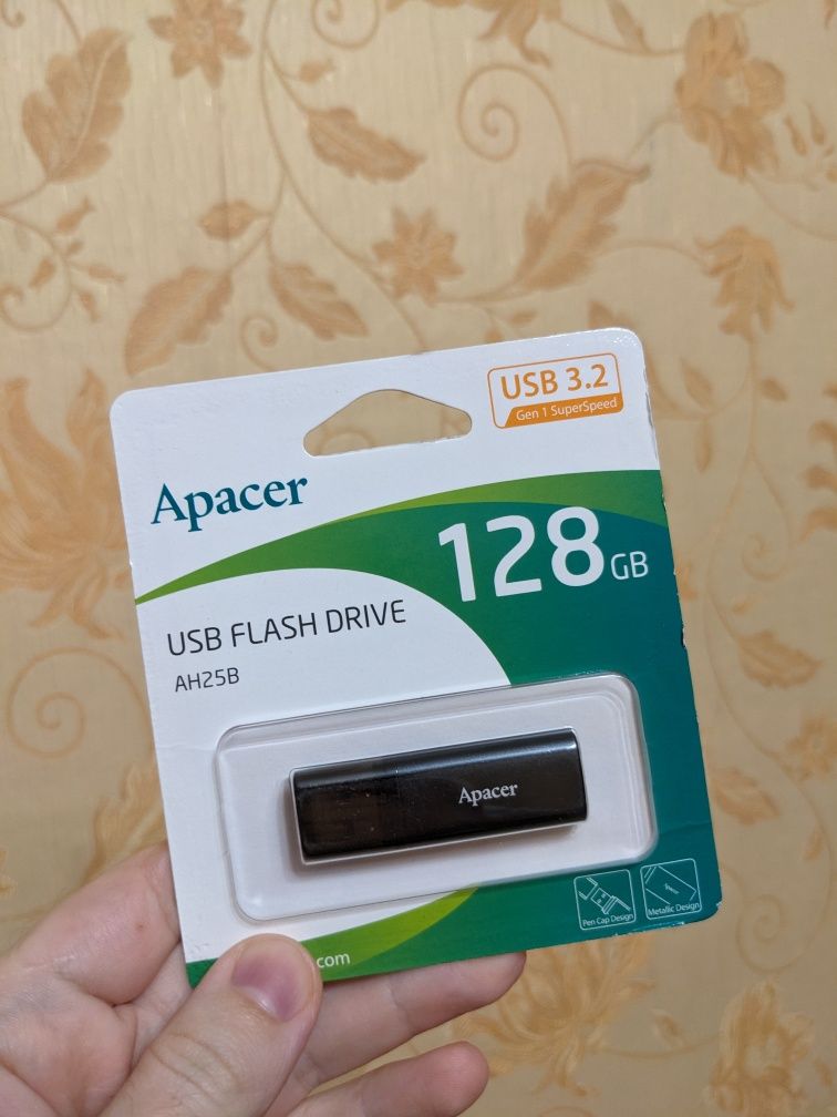 Нова флешка 128 гб Apacer Запакована