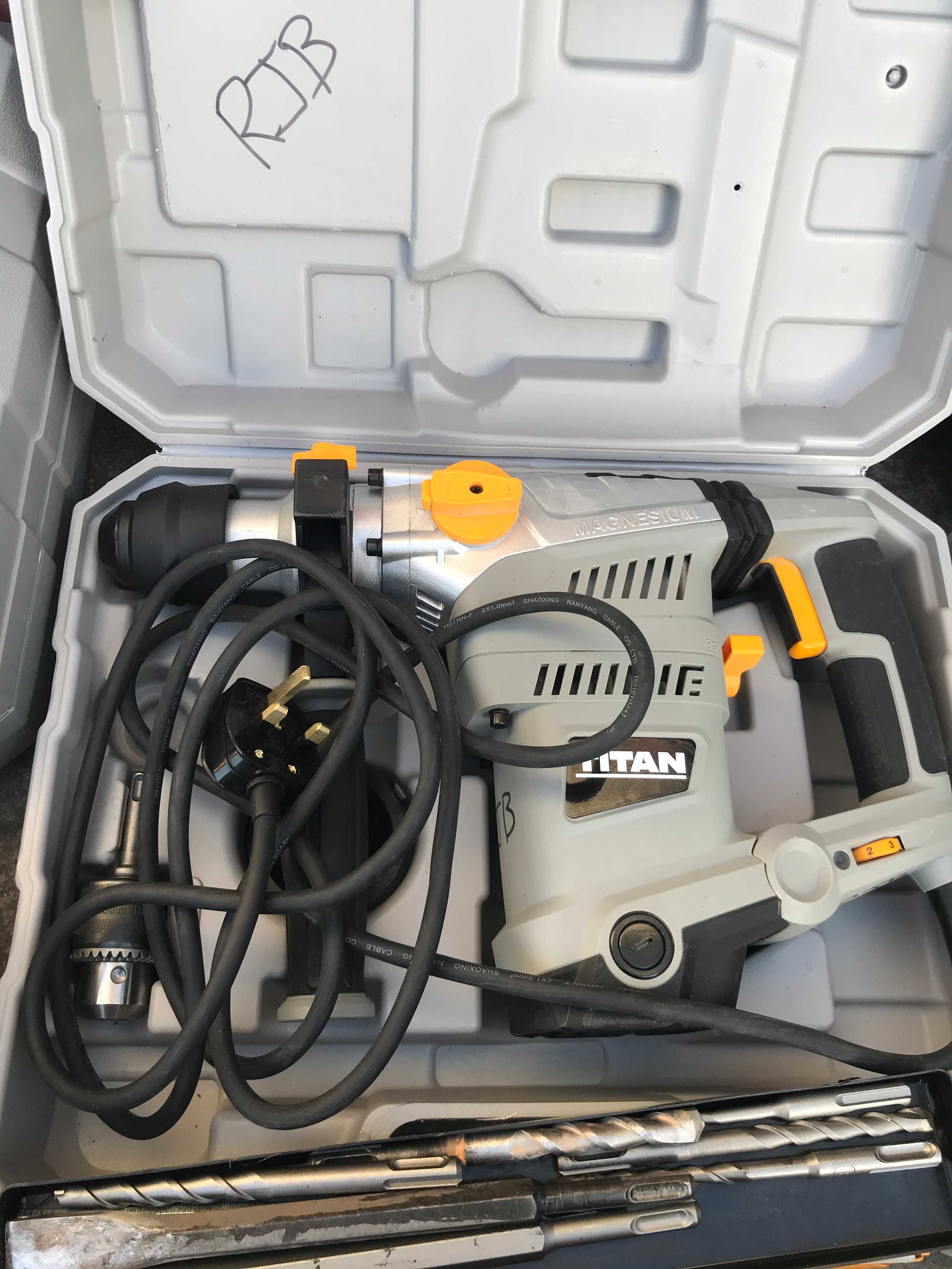 Перфоратор Titan TTB 653 SDS 1500 Вт 8 Дж з Англії