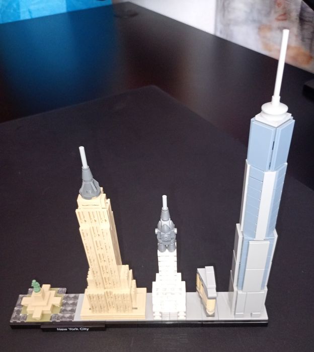 Construçoes LEGO montadas, com embalagens originais