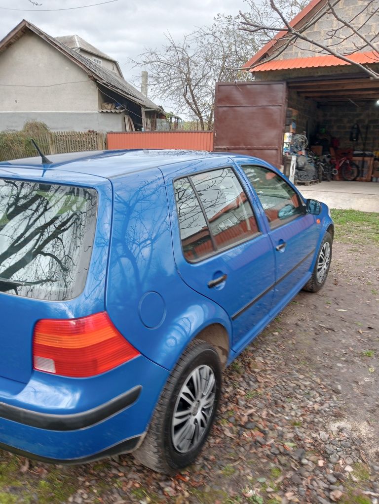 Golf 4 продається