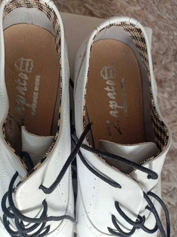Białe skórzane oksfordki jazzówki zapato rozmiar 39