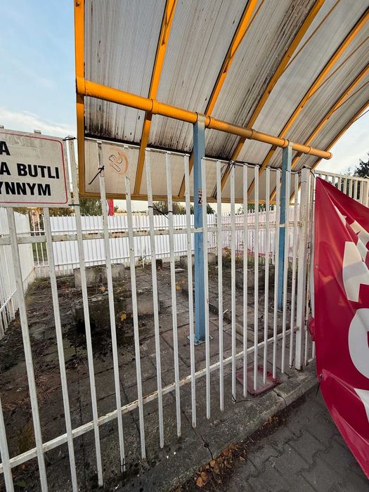 Zadaszenie z pleksi - konstrukcja stalowa dla Stacji paliw, sklepów