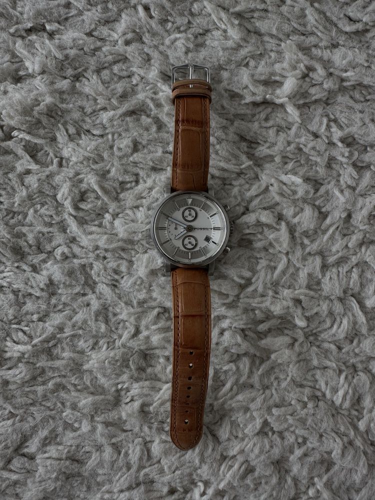 Relógio com bracelete de pele Fossil