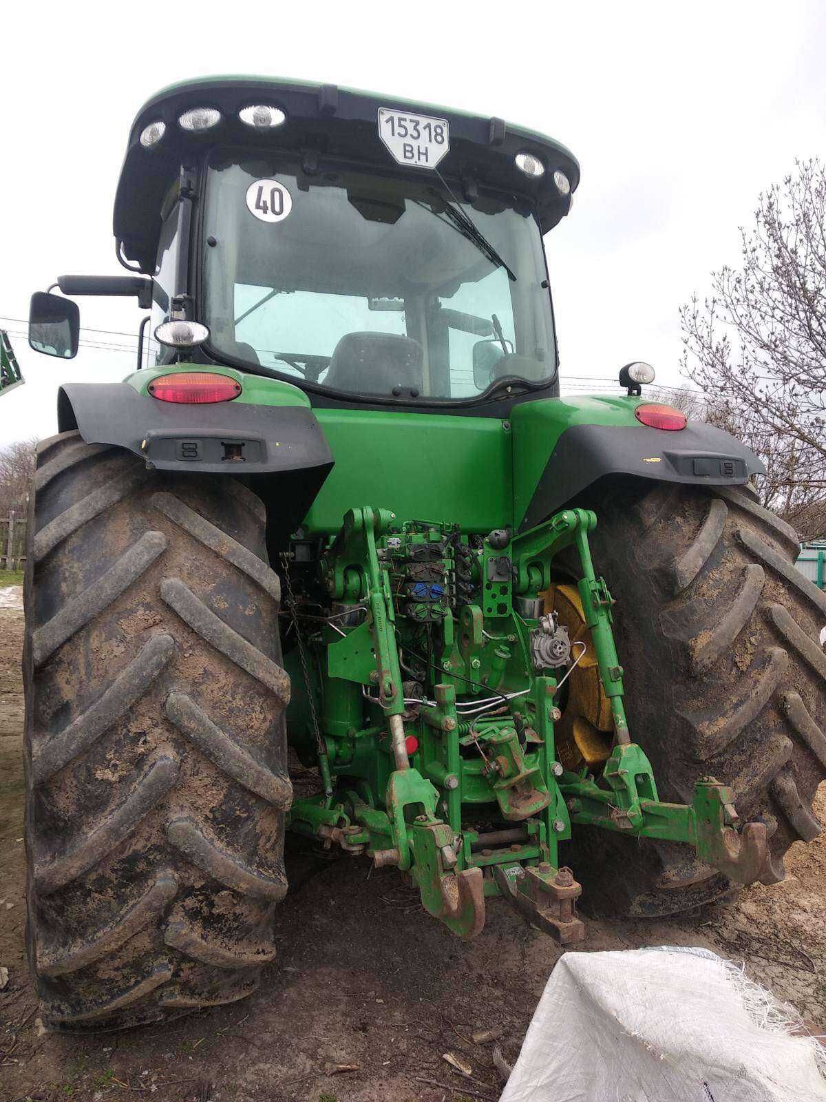 Трактор John Deere 8320R