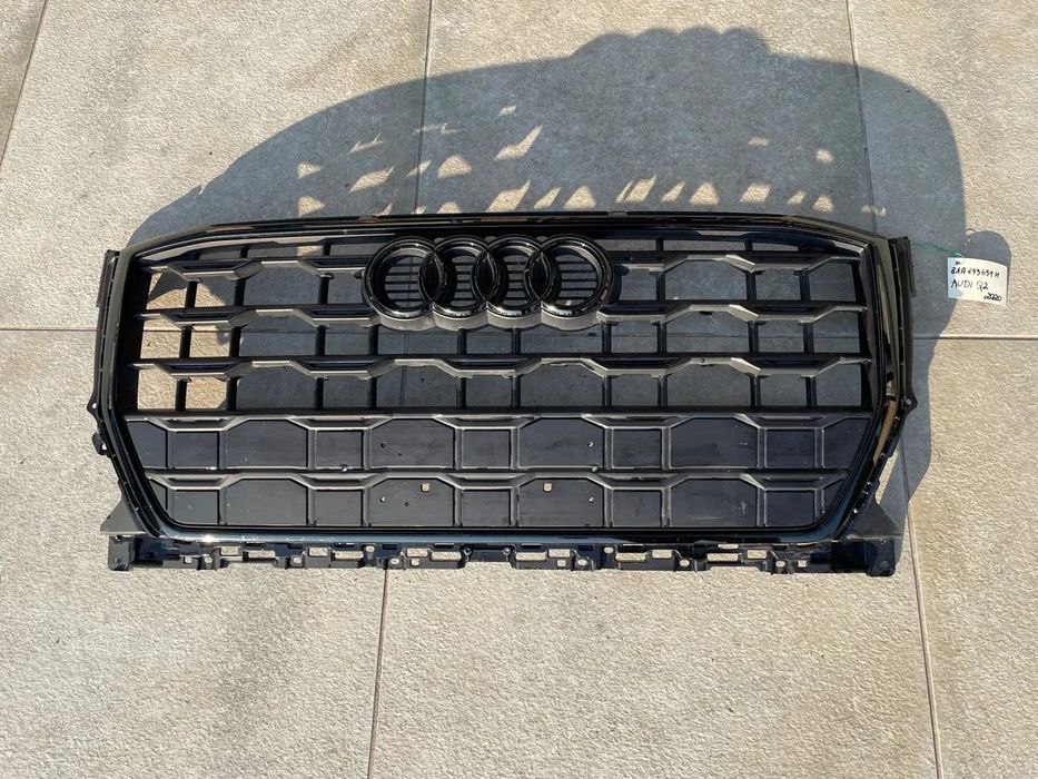 Grill atrapa Audi Q2 81A853651M