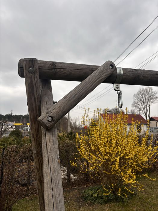 Huśtawka z drabinką dla dzieci