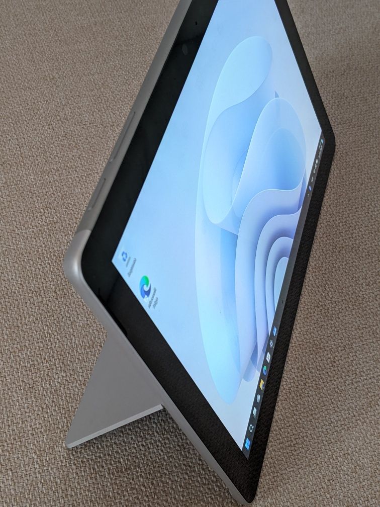 Планшет Microsoft surface Go 2