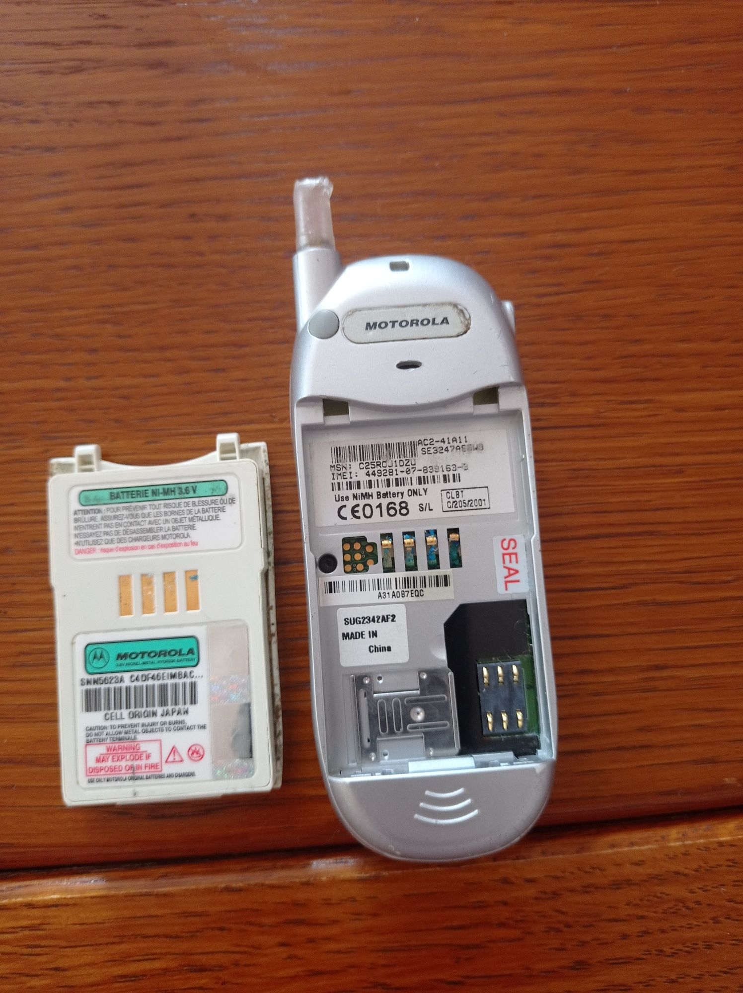 Motorola telefon komórkowy