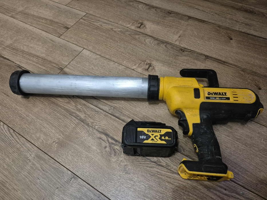 Pistolet do kleju, akrylu dewalt