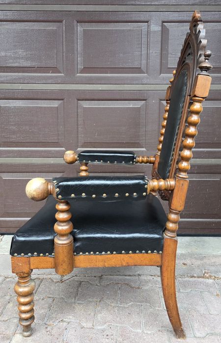 Antyk fotel tron styl neogotycki ladnie zachowany