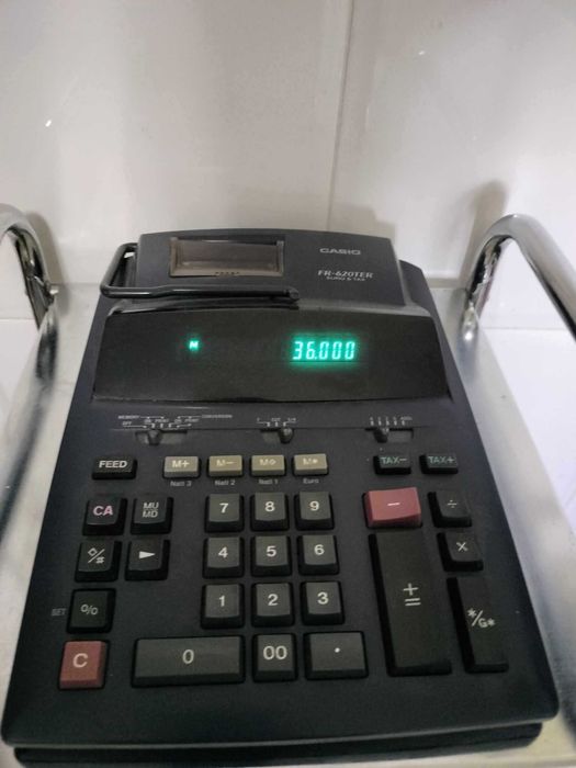Maquina de calcular "CASIO"