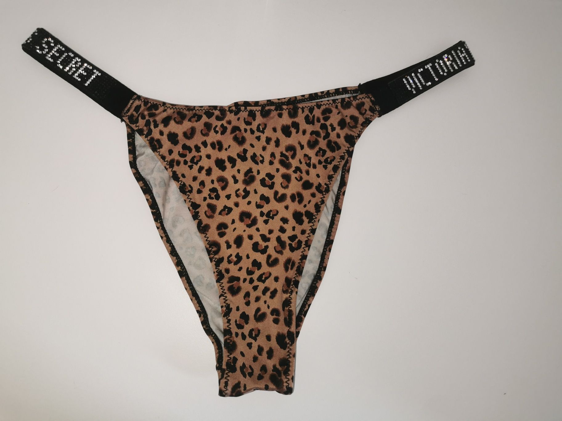 Stringi Victoria's secret, cyrkonie, panterka
