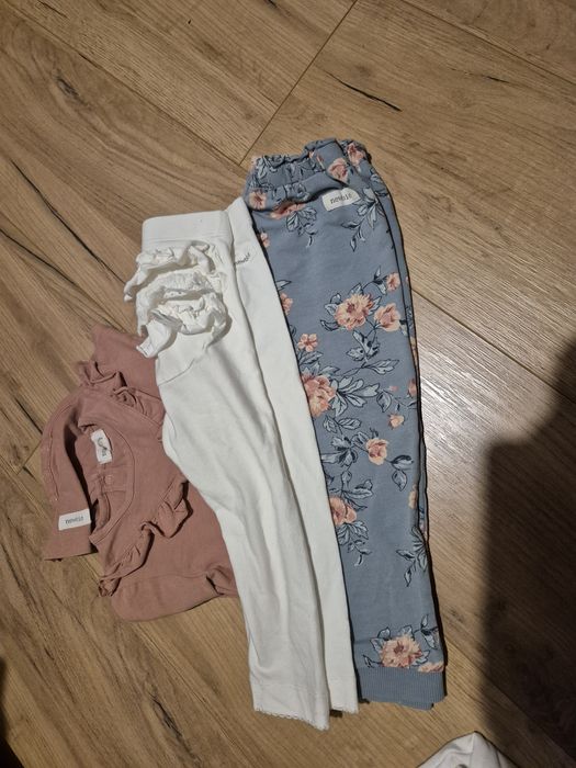 Ubranka NewBie body legginsy dresy 86