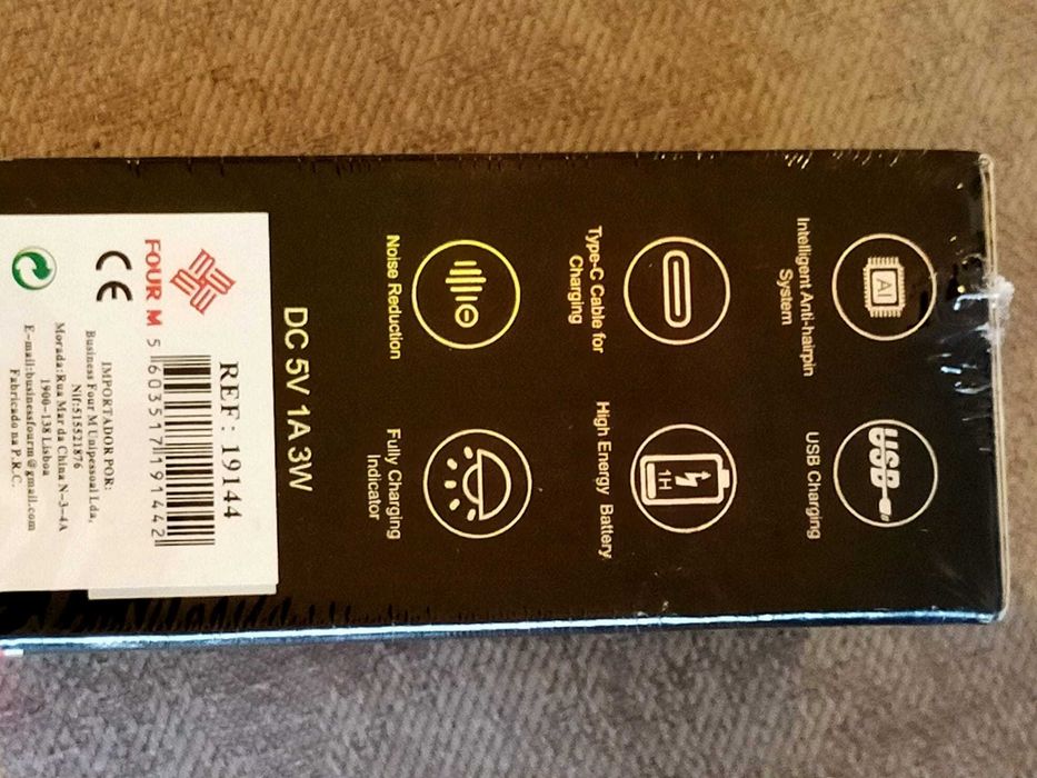 Maquina de barbear portátil elétrica