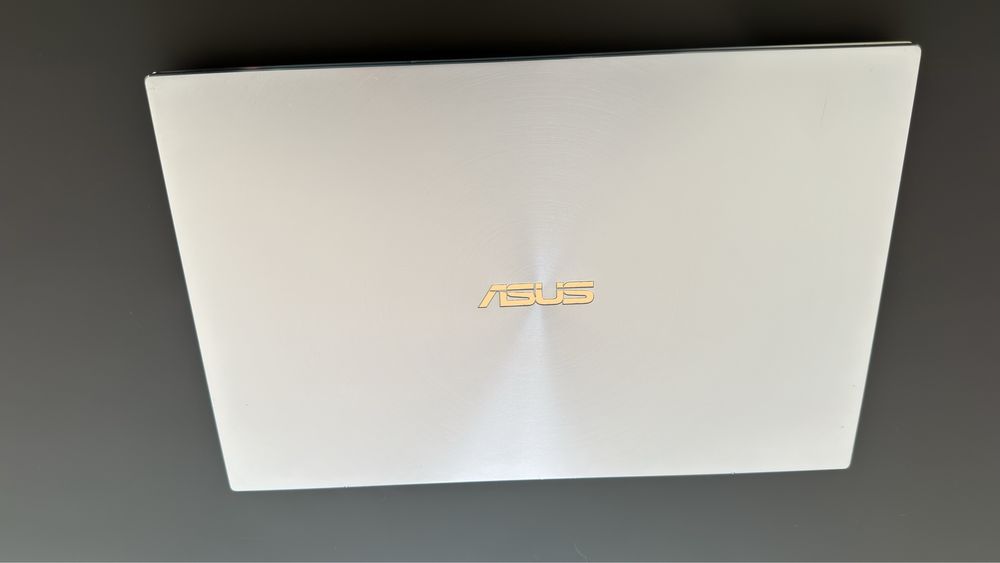 ASUS Zenbook UM431D