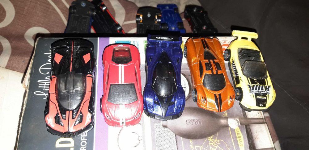 Продаю Hot Wheels