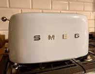 Toster Smeg na 4 kromki używany w bardzo dobrym stanie jasnoniebieski