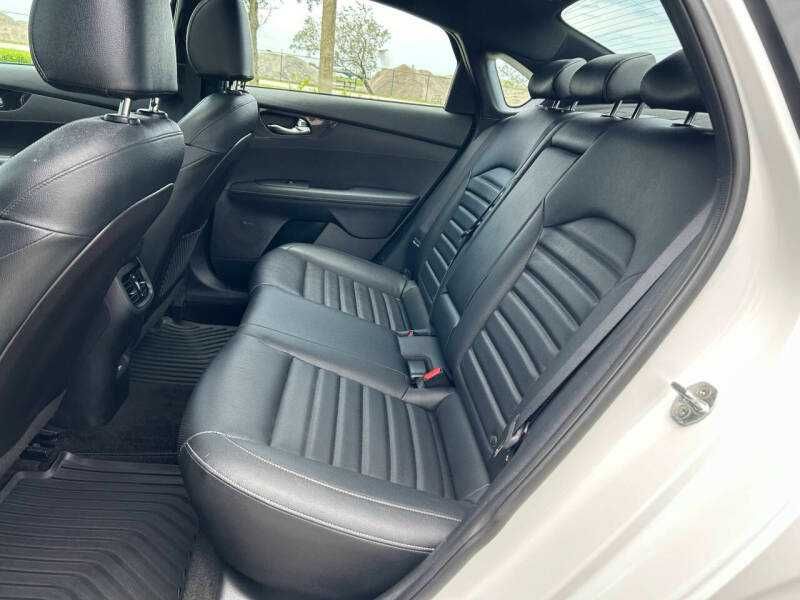 2022 Kia Forte GT Line