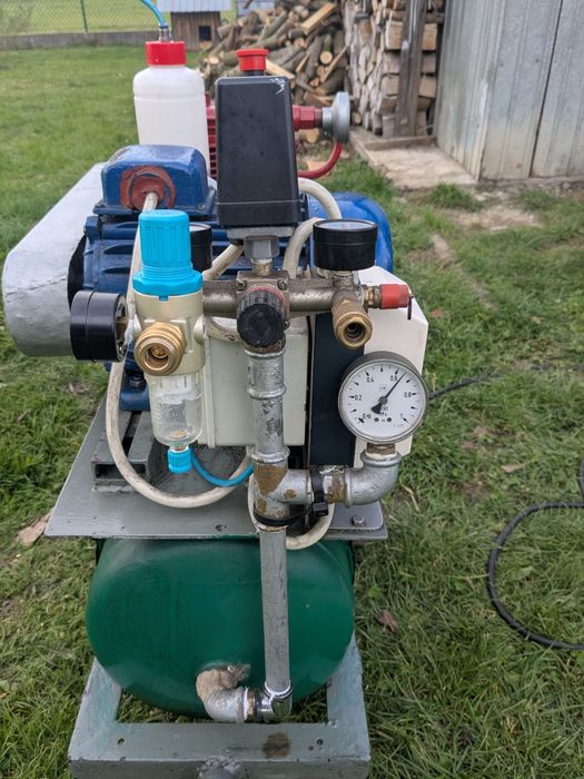 Kompresor sprężarka jelcz HS21 HS 21 dwutłokowy 380V siła 2.2KW