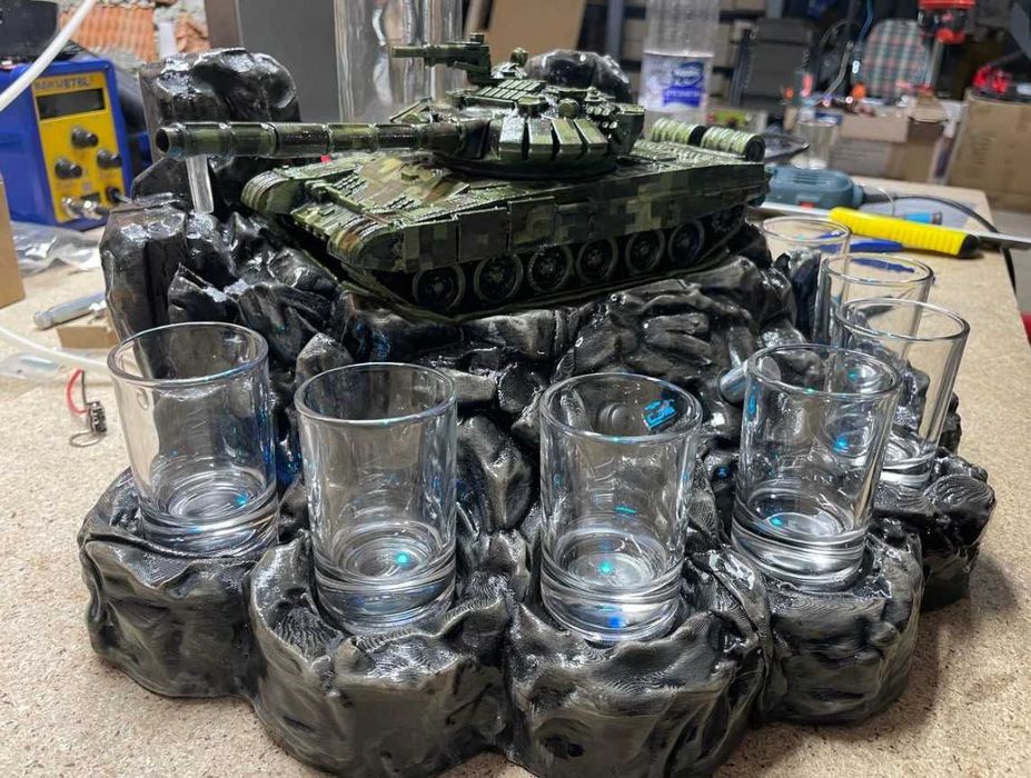 Алкодозатор / наливатор  / автобармен -Танк ,подарунок VIP чоловіків!