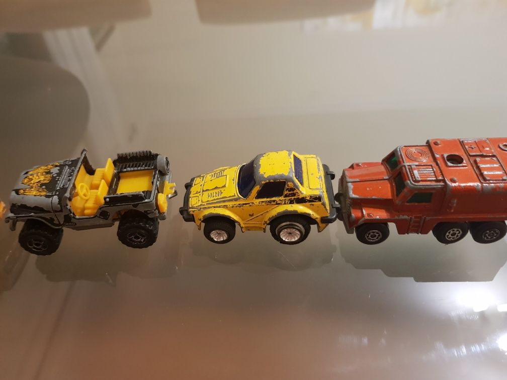 Miniaturas de carros Majorette e outros