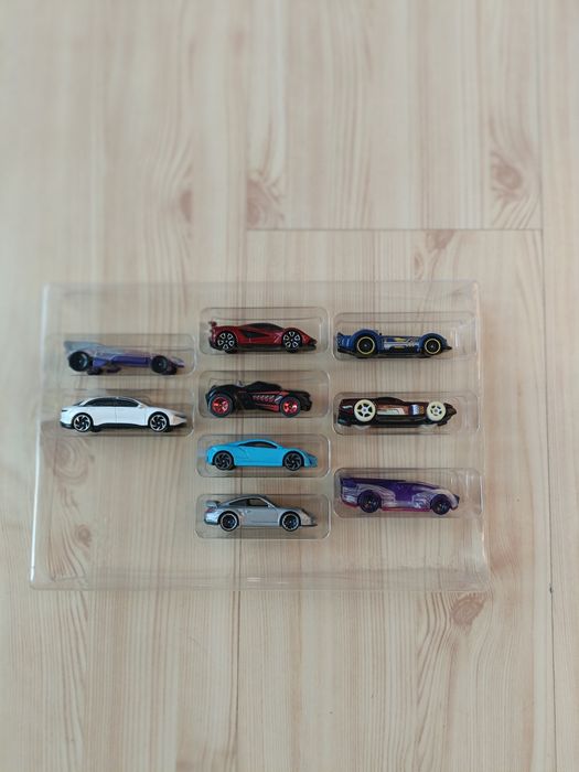 Autka HotWheels metalowo-plastikowe 9 szt.