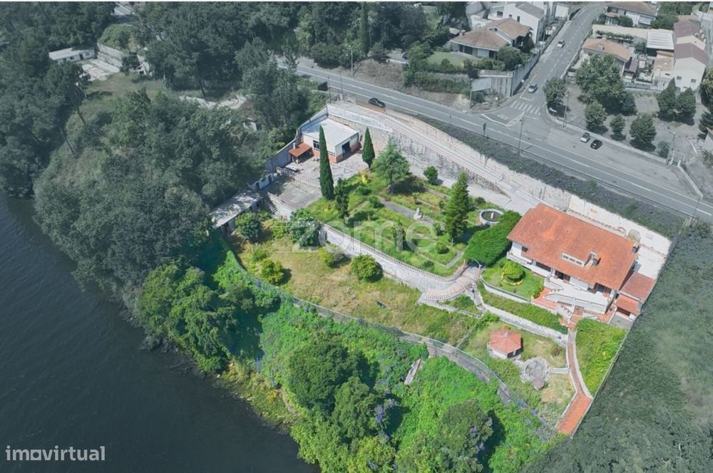 Moradia T6 | Deslumbrante com Vista e Acesso Direto ao Rio Douro