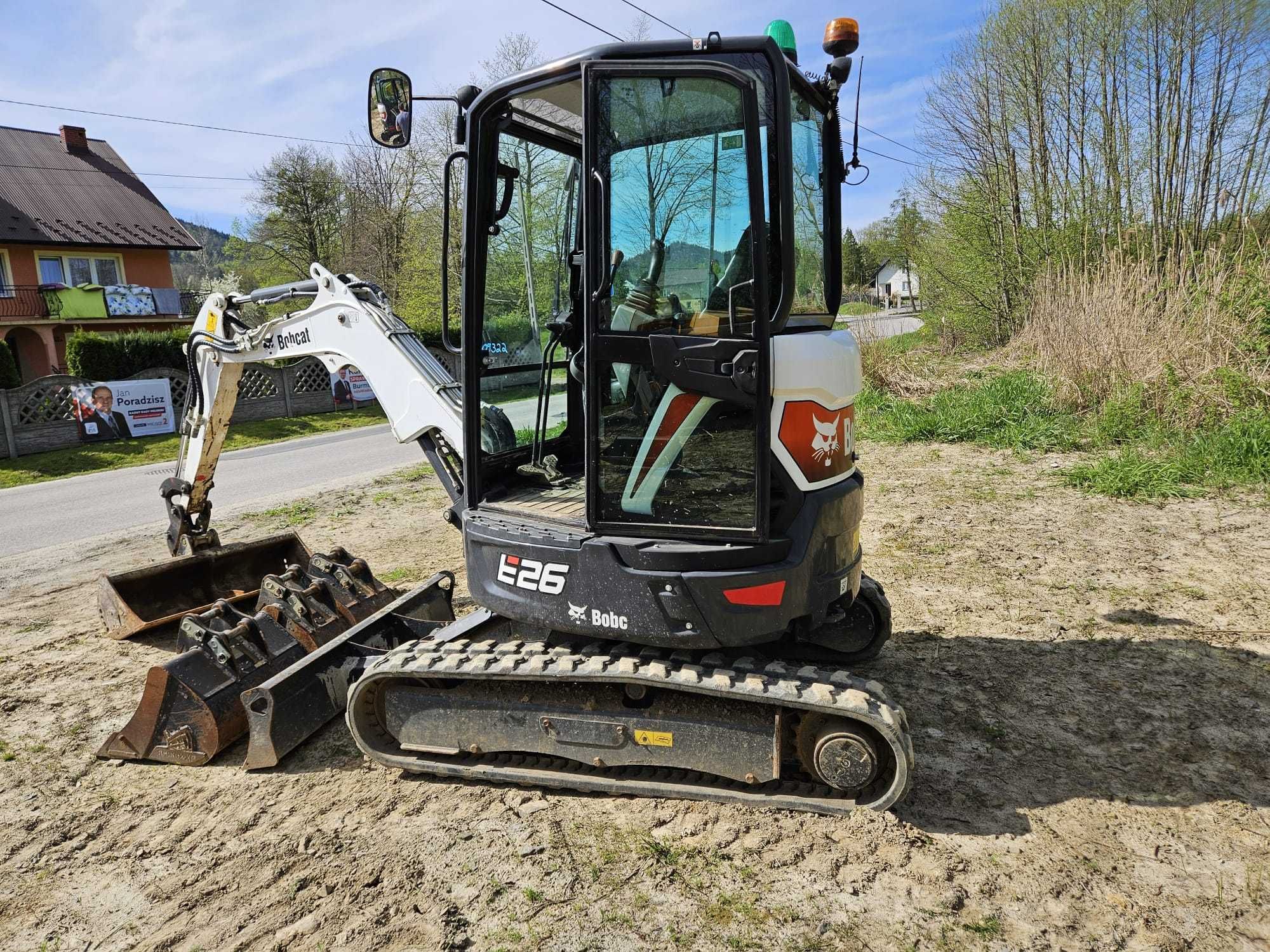 wynajem koparki gasienicowej 15 ton bez operatora