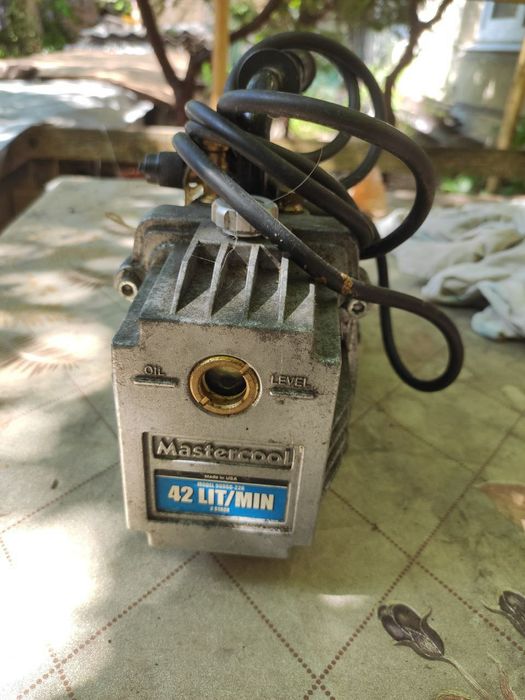 Вакуумний насос mastercool 2850 RPM.