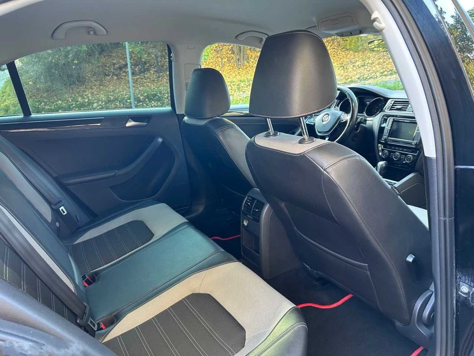VW Jetta 2.0 TDI Дизель Автомат