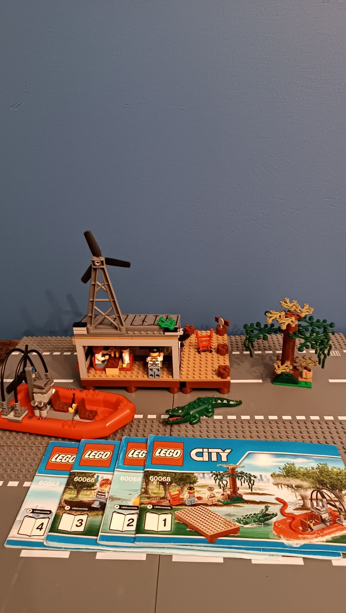 LEGO 60068 City Kryjówka Rabusiów - złodzieje - policja - samolot