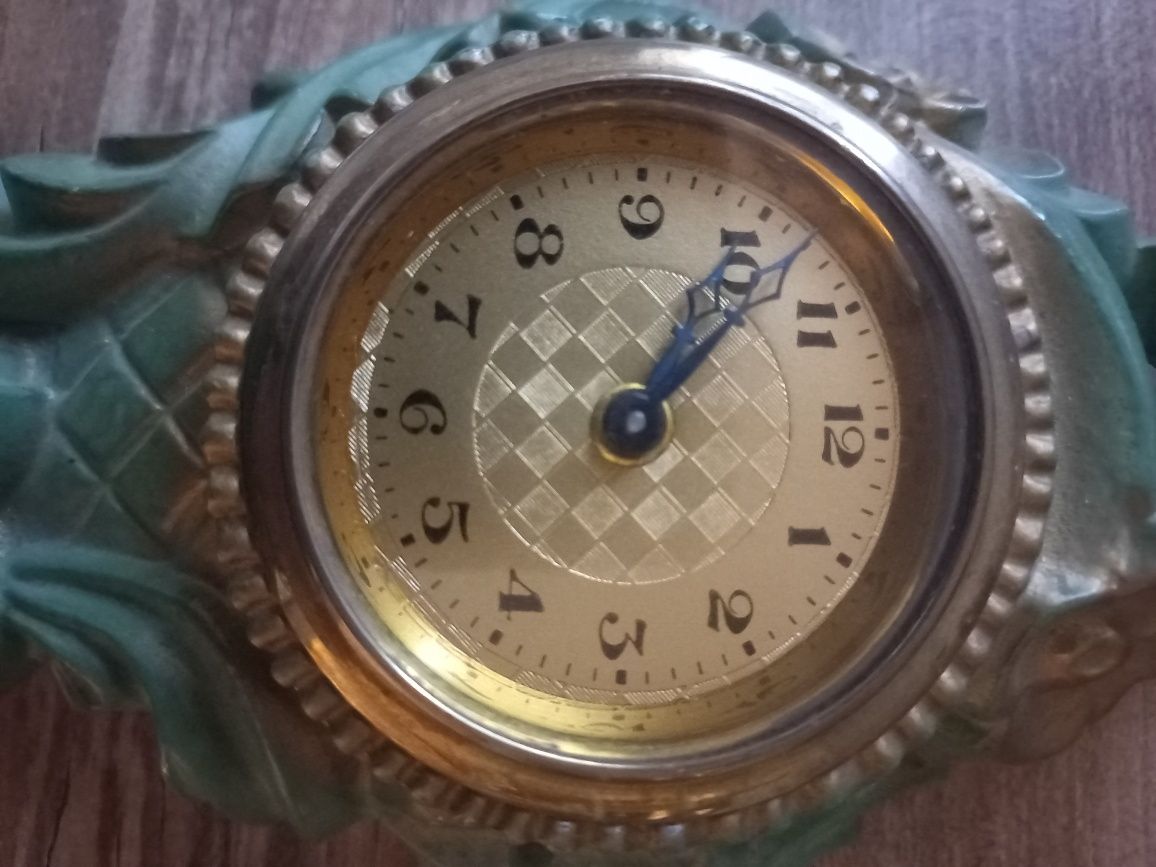 Старовинний настінний годинник