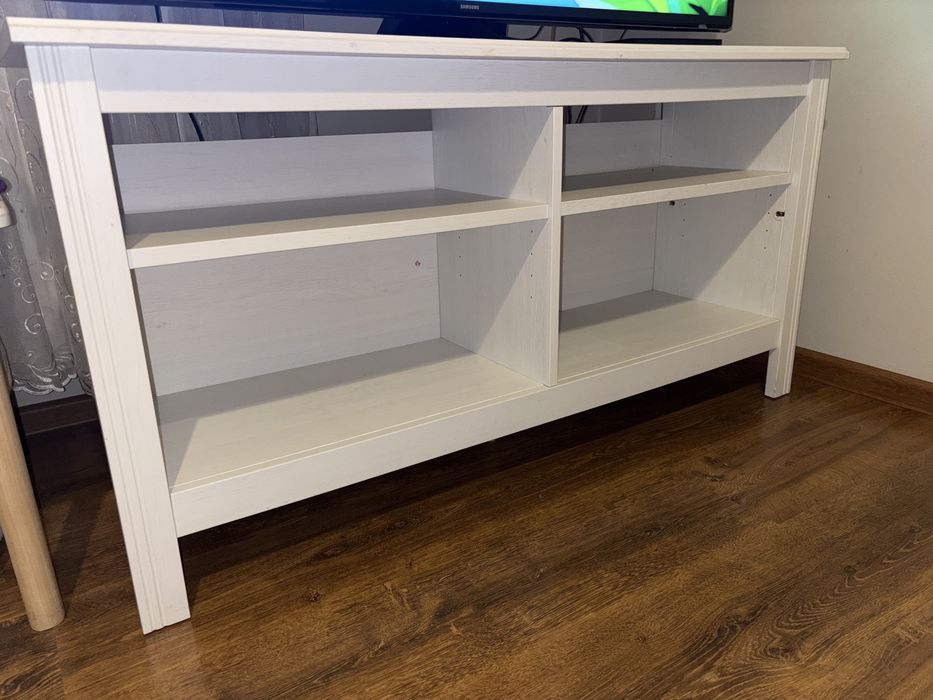 Stolik pod telewizor