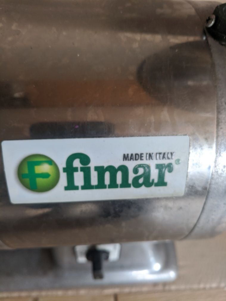 Проффесиональную мясорубку Fimar ab12tx продам