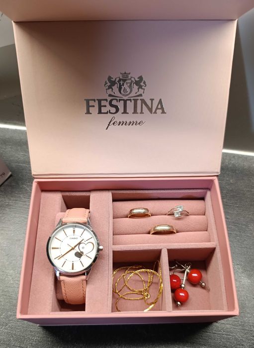 Piękne pudełko na zegarek pierścionki biżuterię Festina nowe różowe