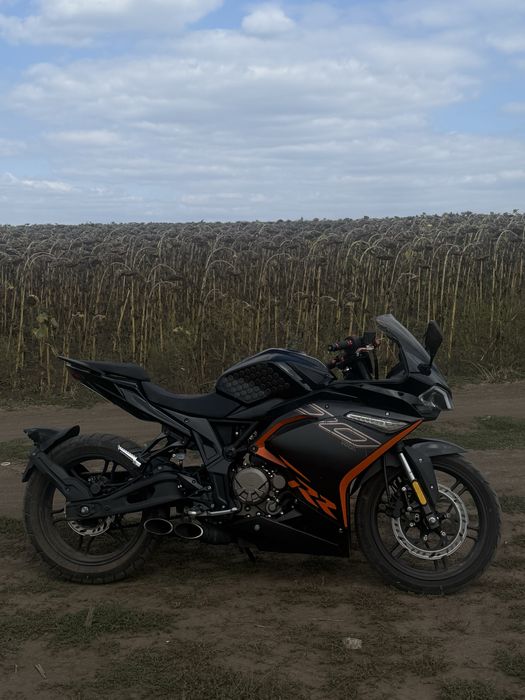 Voge 300rr.