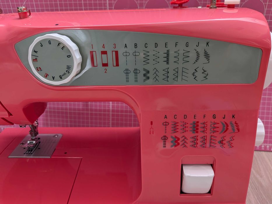 Maszyna do szycia Łucznik Mia różowa