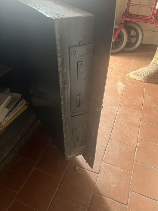 Сейф канцелярський