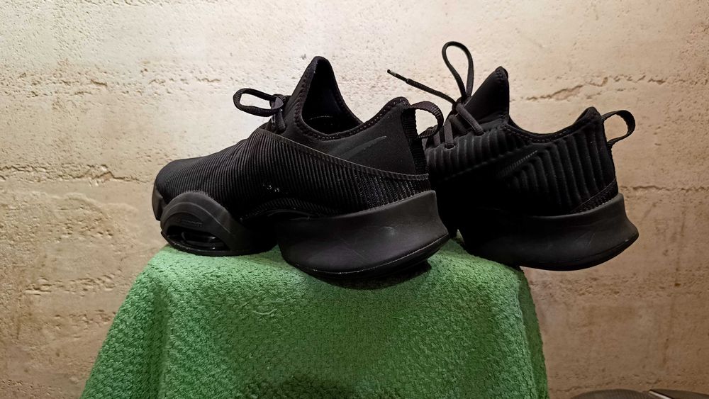 NIKE AIR ZOOM SUPERREP r.43 stan idealny