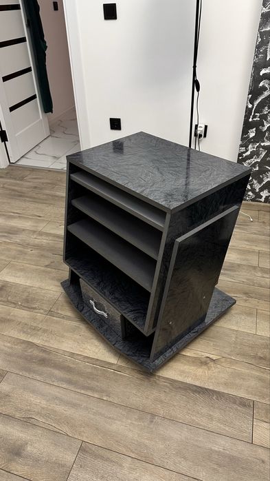 Тумба під телевізор, тумбочка.