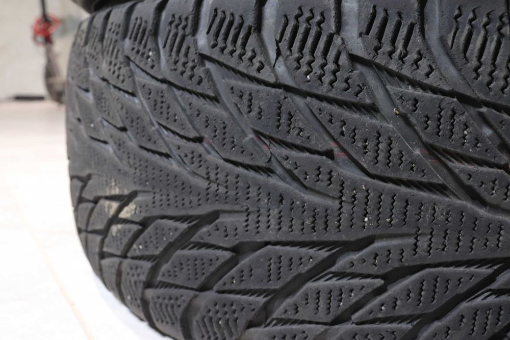 Зимова гума Nokian Hakkapeliitta R2 205/55 R16