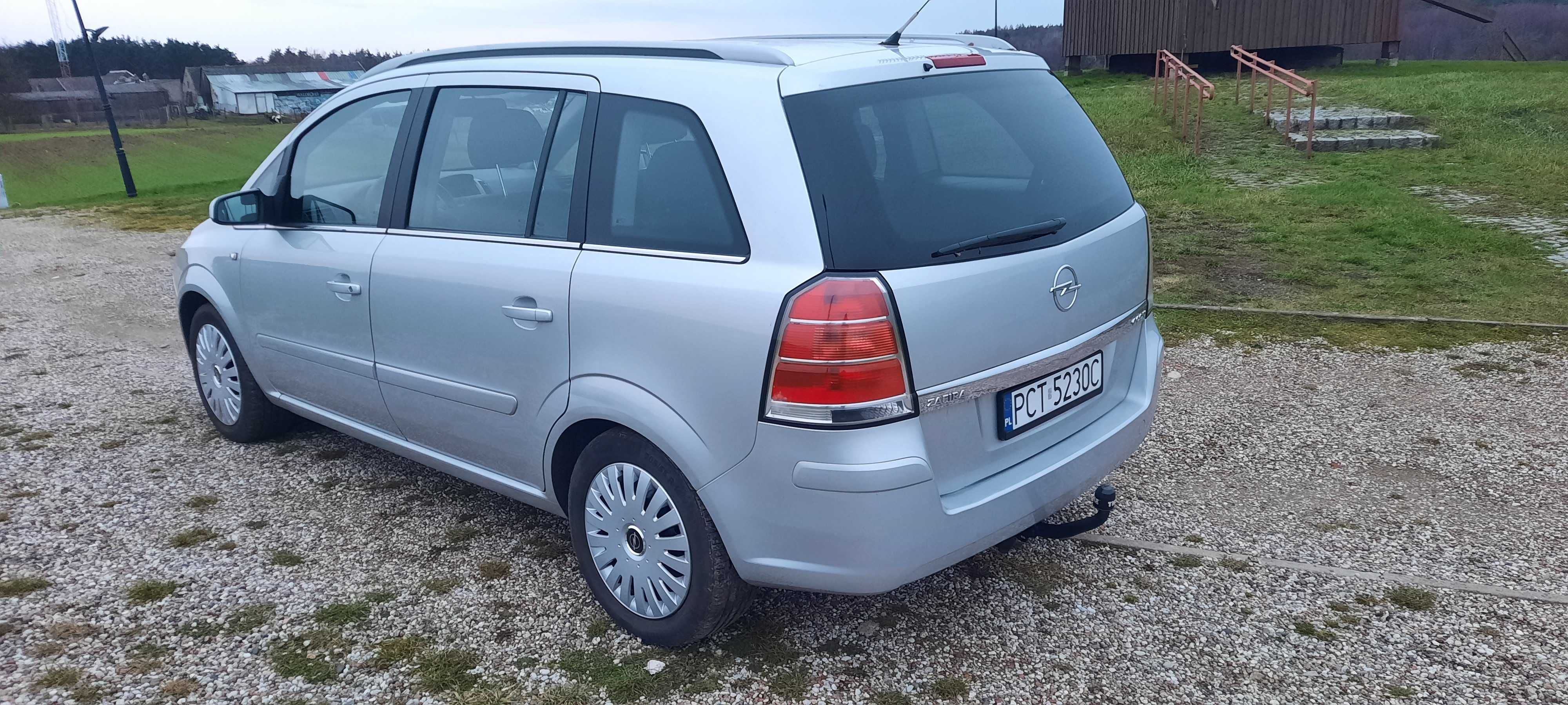 opel zafira ładny zadbany benzyna  1.8   2006 rok 7 miejsc hak klima