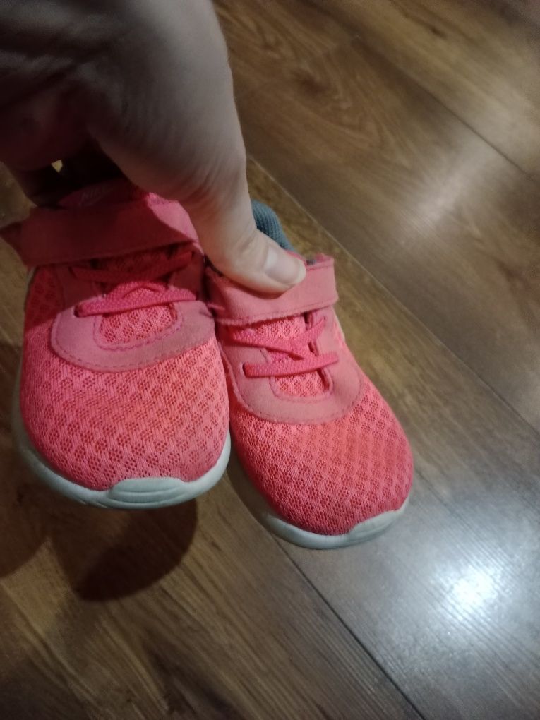 Buty Nike 22 dla dziewczynki