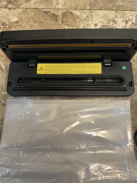 Акумуляторний Вакууматор для їжі / вакуумний пакувальник