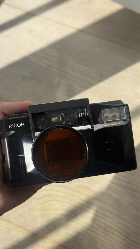 Ricoh FF-70 | Câmera analógica