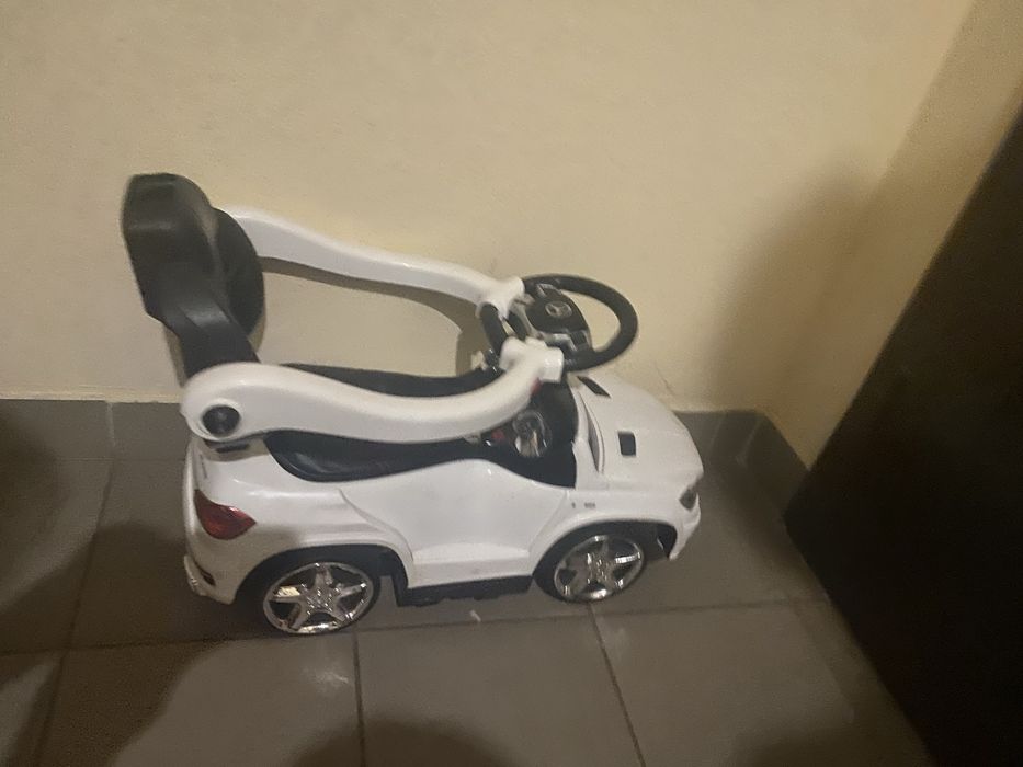 Детская машинка с ручкой