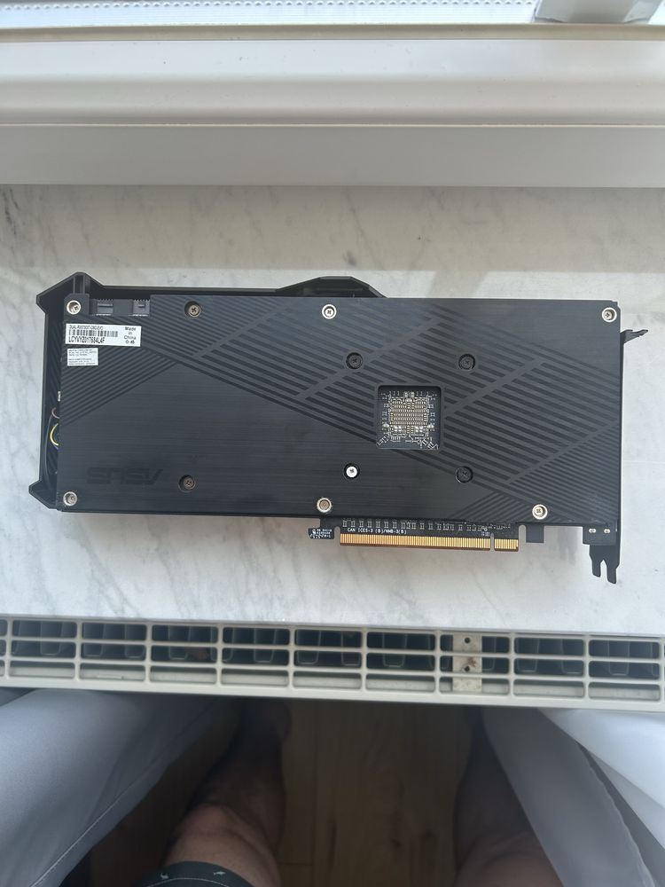 Sprzedam kartę graficzną RX 5700XT