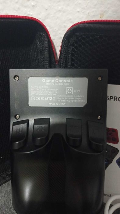 Consola Portátil Retrô R36Pro - Preto - Nova!!