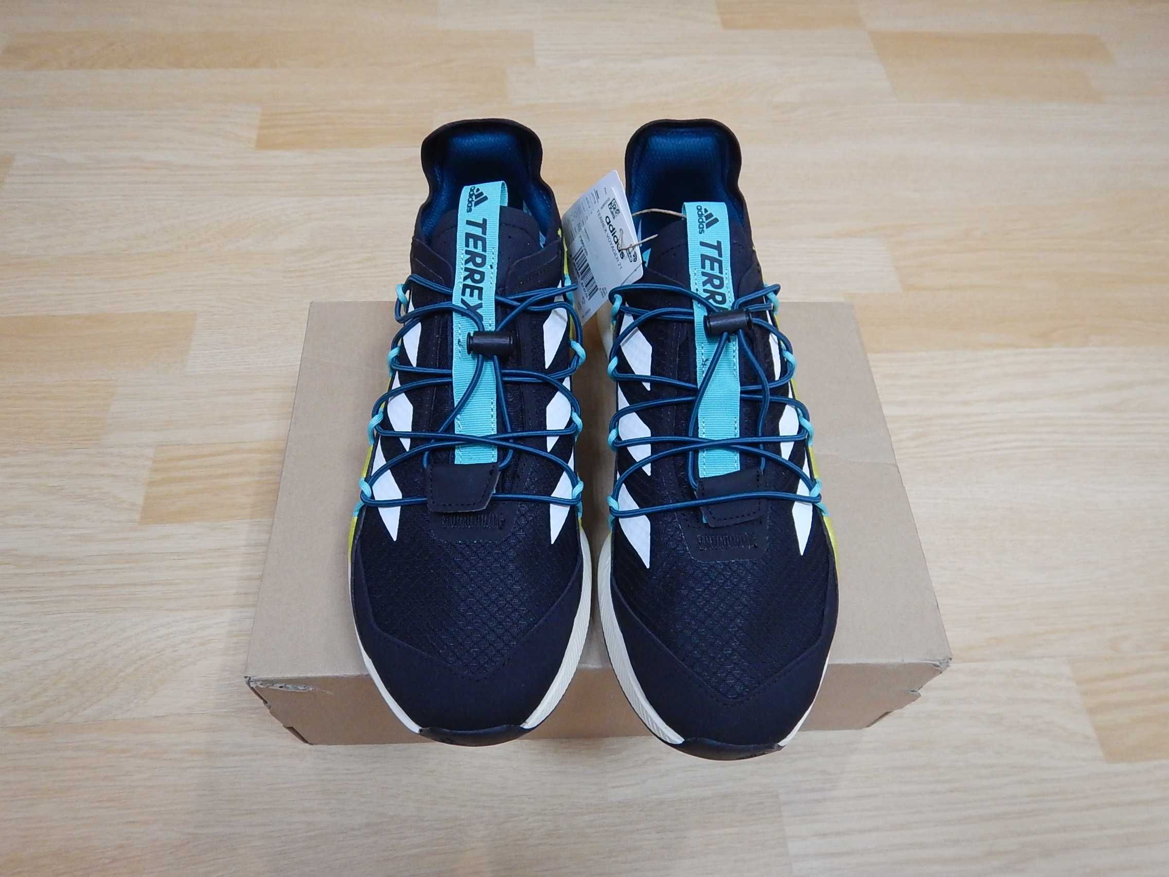 Продам трек-кросівки -Adidas -42.2/3(EUR) і 43.1/3-наш-42 і 43. Нові.